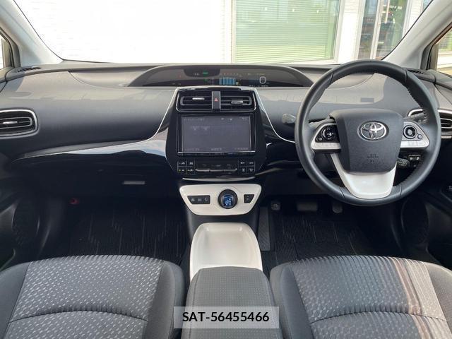 Toyota PRIUS 2016-07 8813232-1