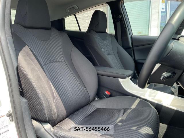 Toyota PRIUS 2016-07 8813232-10