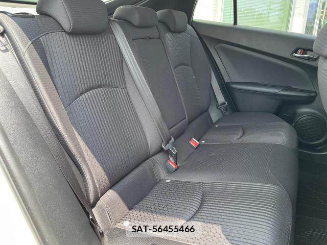 Toyota PRIUS 2016-07 8813232-11