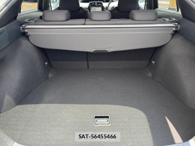 Toyota PRIUS 2016-07 8813232-12