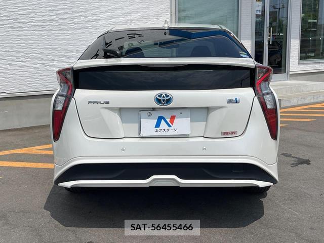 Toyota PRIUS 2016-07 8813232-14