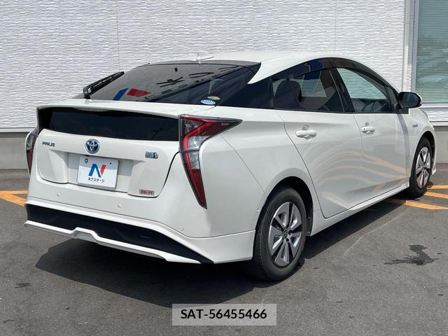 Toyota PRIUS 2016-07 8813232-16