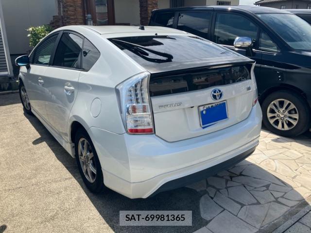 Toyota PRIUS 2010-07 8813263-13