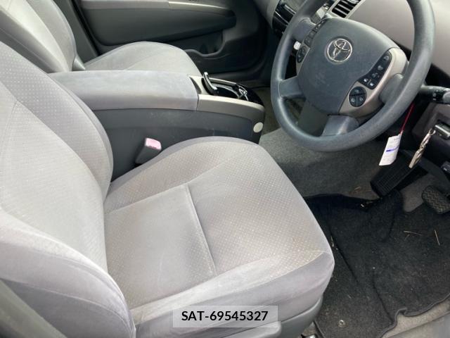 Toyota PRIUS 2005-09 8813327-10