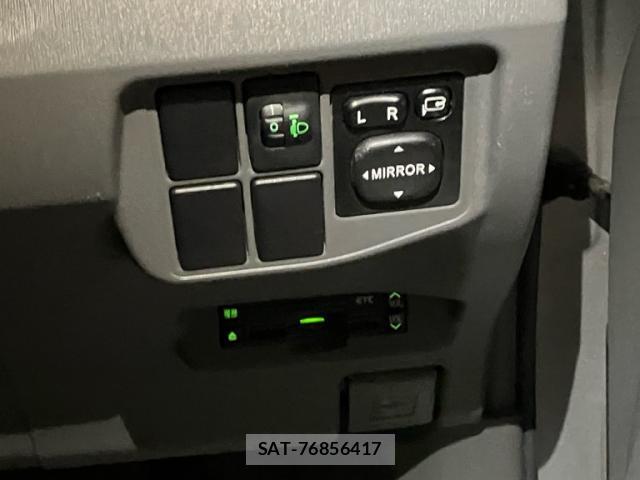 Toyota PRIUS 2010-08 8813329-10