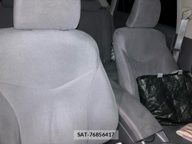 Toyota PRIUS 2010-08 8813329-16