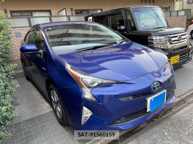 Toyota PRIUS 2017-08 8813343-1