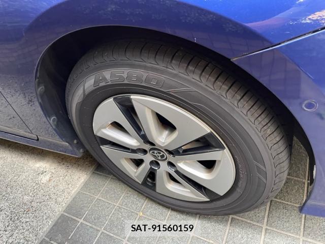 Toyota PRIUS 2017-08 8813343-17