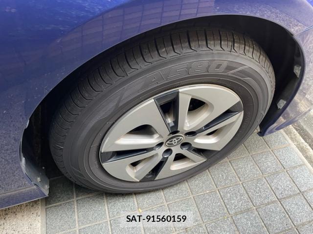 Toyota PRIUS 2017-08 8813343-19