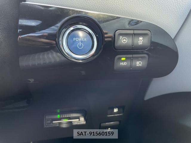 Toyota PRIUS 2017-08 8813343-3