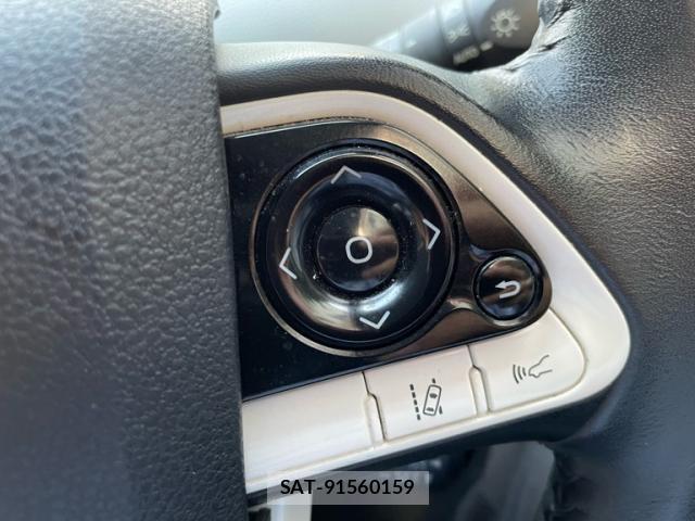 Toyota PRIUS 2017-08 8813343-5