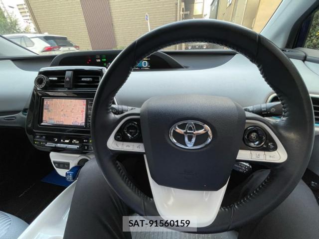 Toyota PRIUS 2017-08 8813343-7