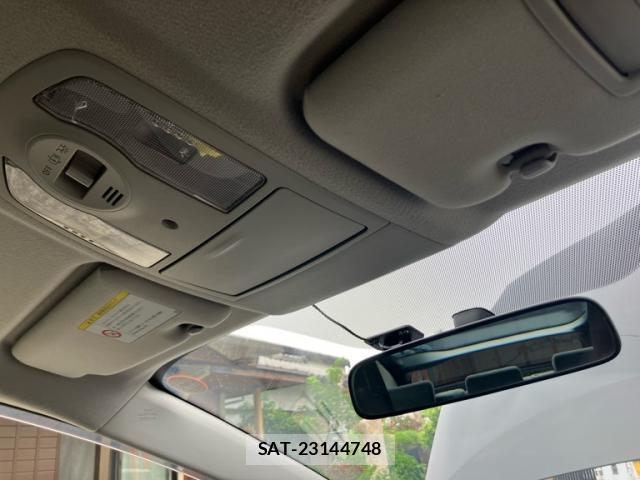Toyota PRIUS 2010-02 8813458-10