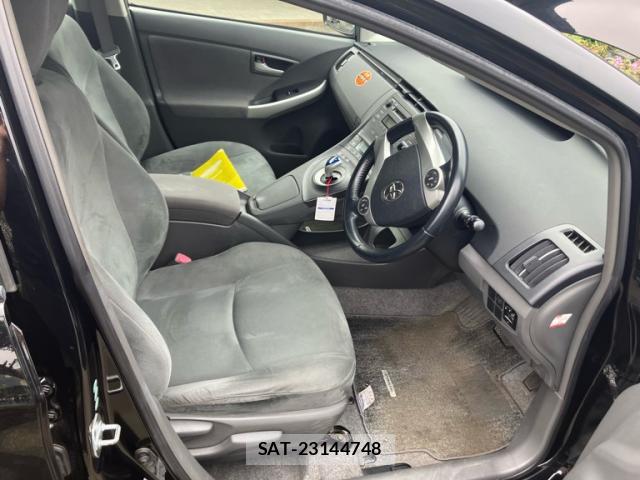 Toyota PRIUS 2010-02 8813458-14