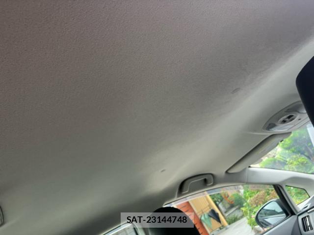 Toyota PRIUS 2010-02 8813458-17
