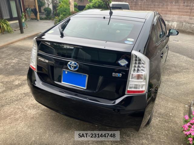 Toyota PRIUS 2010-02 8813458-3