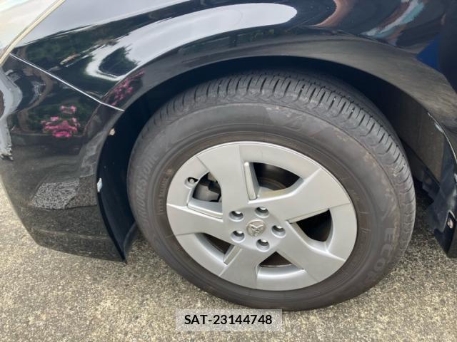 Toyota PRIUS 2010-02 8813458-6