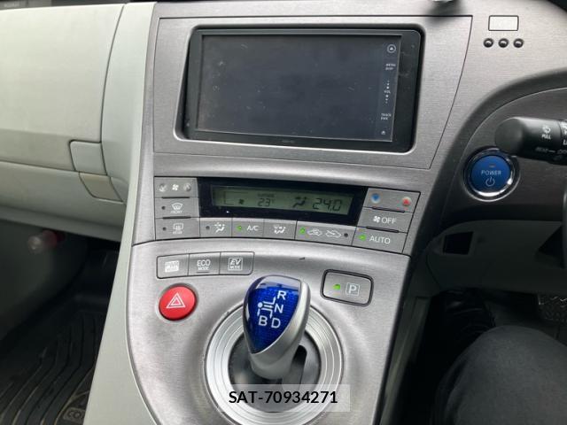 Toyota PRIUS 2011-12 8813466-10