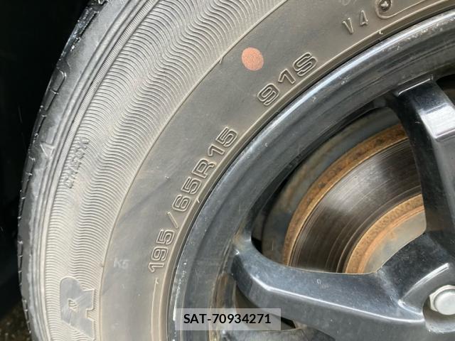 Toyota PRIUS 2011-12 8813466-3