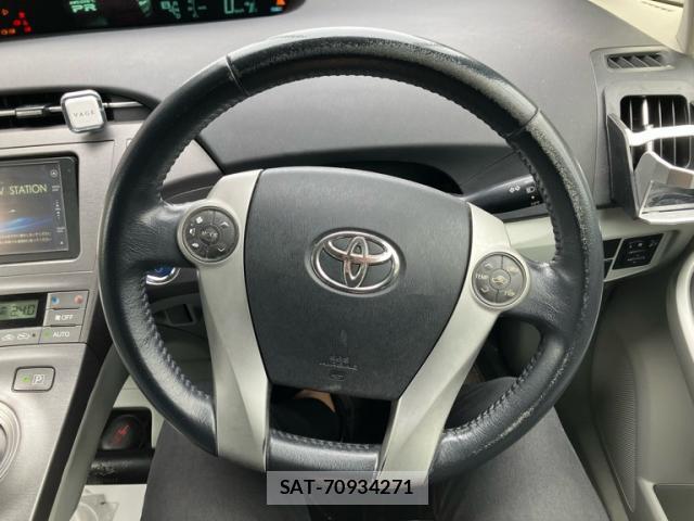 Toyota PRIUS 2011-12 8813466-9