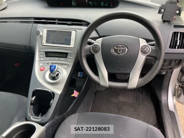 Toyota PRIUS 2012-12 8813543-11
