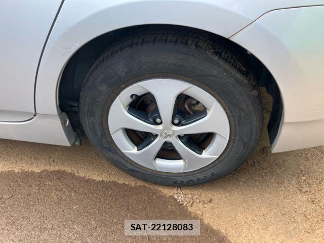 Toyota PRIUS 2012-12 8813543-5