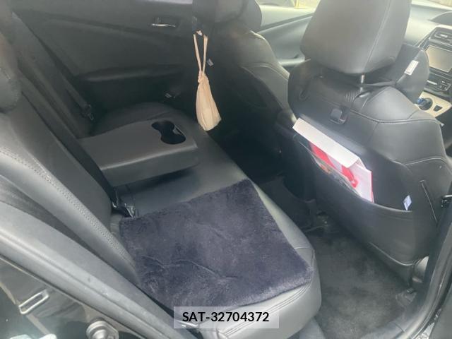 Toyota PRIUS 2017-11 8813553-11