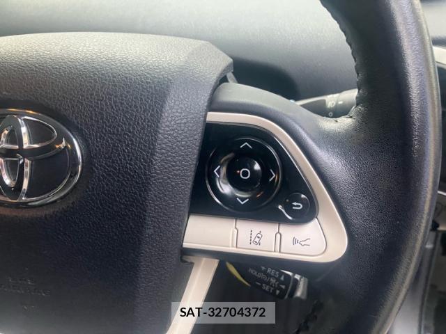 Toyota PRIUS 2017-11 8813553-16