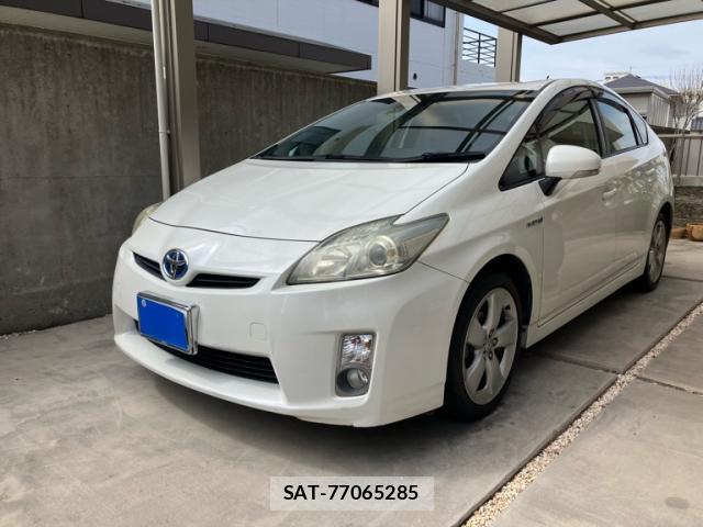 Toyota PRIUS 2010-06 8813575-1