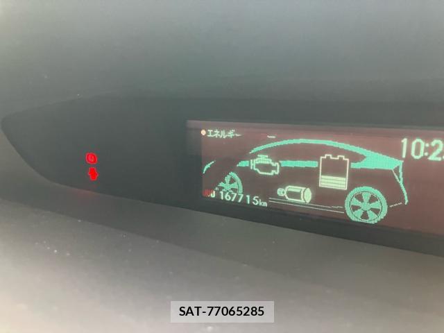 Toyota PRIUS 2010-06 8813575-10