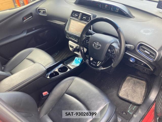 Toyota PRIUS 2016-12 8813598-10