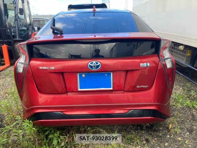 Toyota PRIUS 2016-12 8813598-13