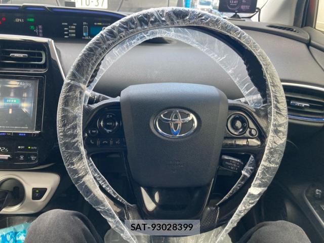Toyota PRIUS 2016-12 8813598-17
