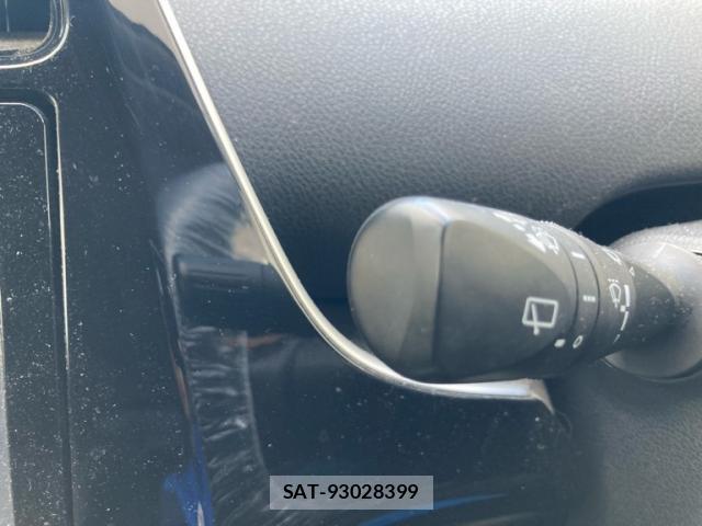 Toyota PRIUS 2016-12 8813598-18