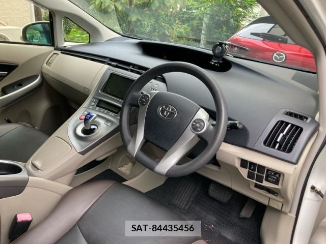 Toyota PRIUS 2013-03 8813618-10