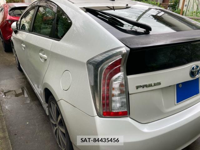Toyota PRIUS 2013-03 8813618-13