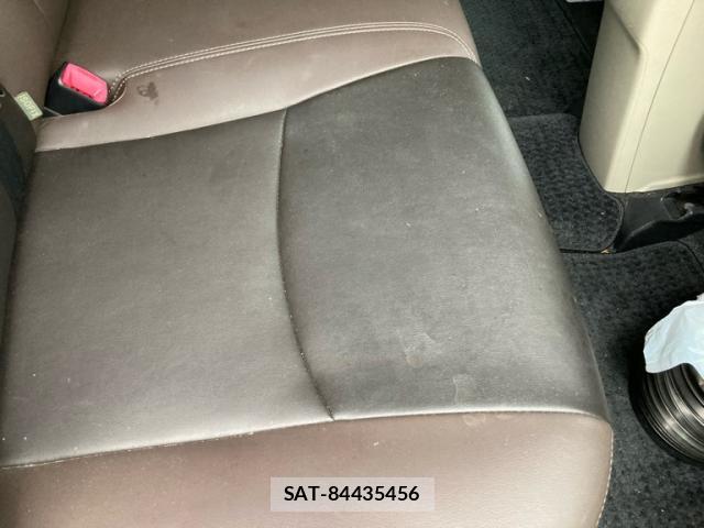 Toyota PRIUS 2013-03 8813618-17