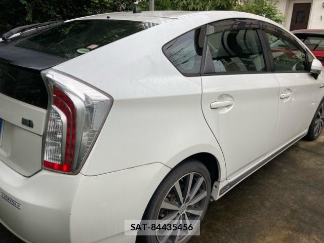 Toyota PRIUS 2013-03 8813618-2