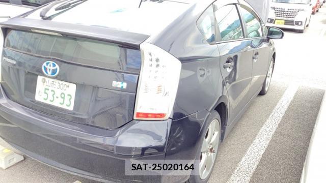 Toyota PRIUS 2010-08 8813681-1