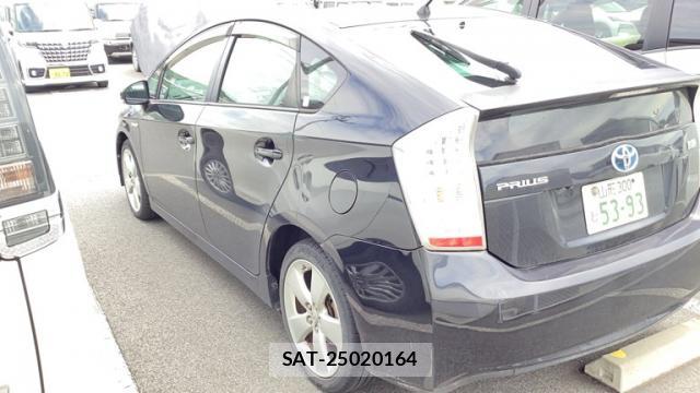 Toyota PRIUS 2010-08 8813681-2