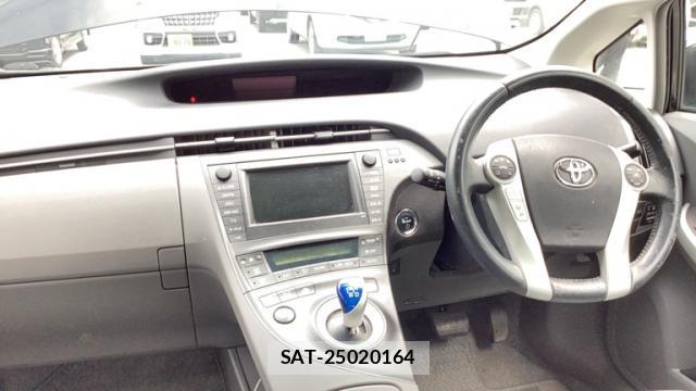 Toyota PRIUS 2010-08 8813681-4