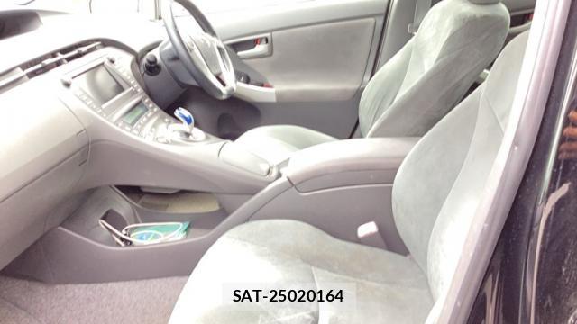Toyota PRIUS 2010-08 8813681-5