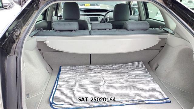 Toyota PRIUS 2010-08 8813681-7