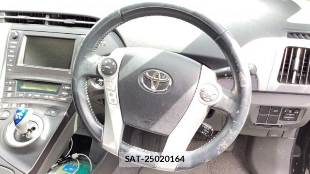 Toyota PRIUS 2010-08 8813681-9