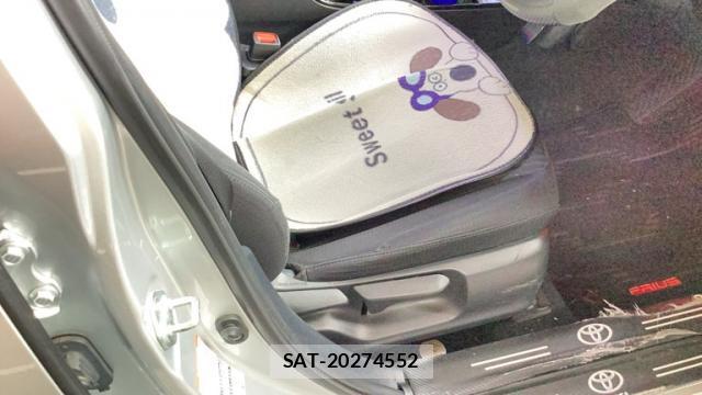 Toyota PRIUS 2018-10 8813732-10