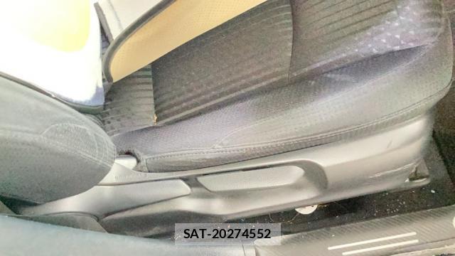 Toyota PRIUS 2018-10 8813732-11