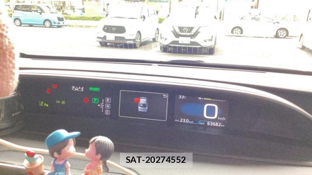 Toyota PRIUS 2018-10 8813732-15