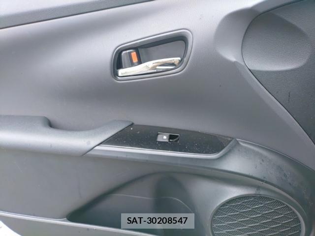 Toyota PRIUS 2018-09 8813765-12