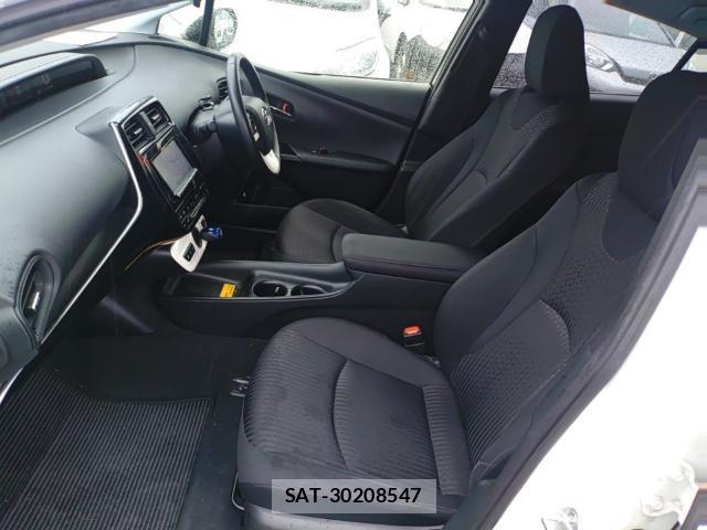 Toyota PRIUS 2018-09 8813765-15