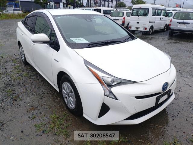 Toyota PRIUS 2018-09 8813765-3